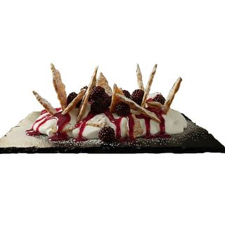 Mille foglie scomposta ai frutti di bosco