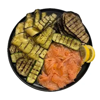 Salmone Affumicato 200gr con 2 contorni a scelta