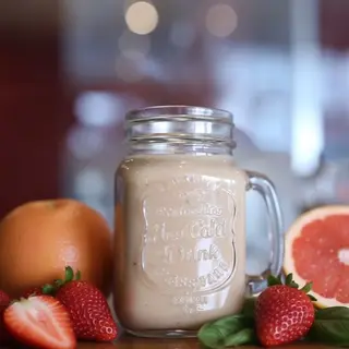 Fragola, pompelmo e basilico