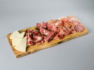 Salumi e formaggi 