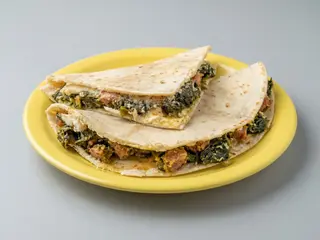 Piadina con Rape stufate , norcia e scamorza