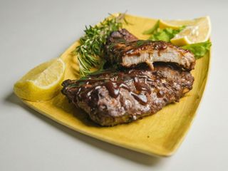 Costata di maiale in salsa bbq e patate
