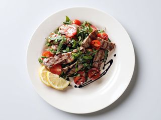 Tagliate di vitello con rucola