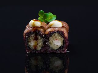 103 Black tiger roll