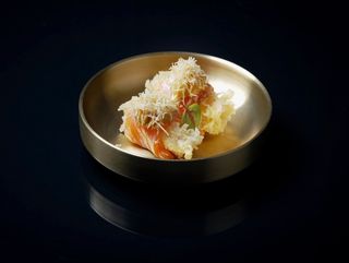 10 Salmon lounge