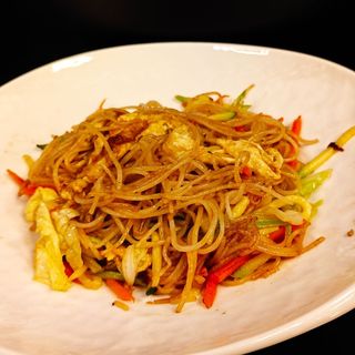 73 Spaghetti di riso saltati con verdura