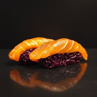 126 - Nigiri black sake