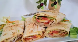 Piadina kebab con patatine + Bibita