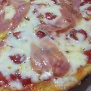 Pizza prosciutto e panna