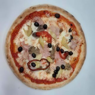 Pizza capricciosa