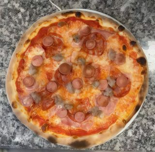 Pizza mix salumi