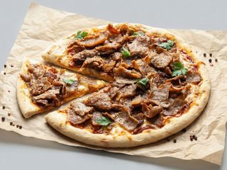 Pizza carne kebab L