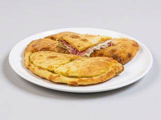 Ciaccino con prosciutto cotto e mozzarella per 4 persone