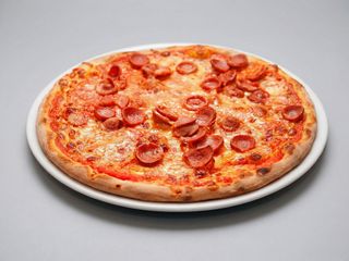 Pizza Margherita e wurstel L