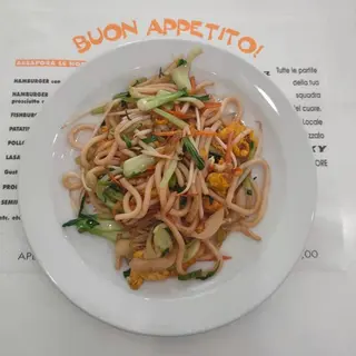 155. Spaghetti di riso con vitello e verdure