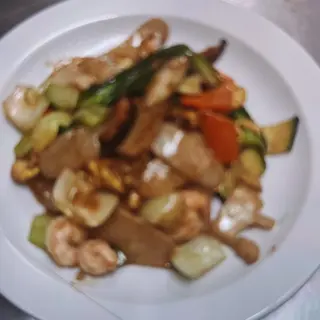 168. Gnocchi di riso con frutti di mare e verdure