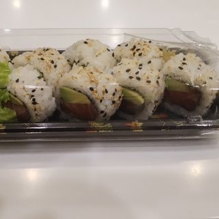 243. Uramaki spicy tonno