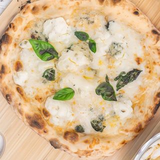 Giulietta Masina al piatto