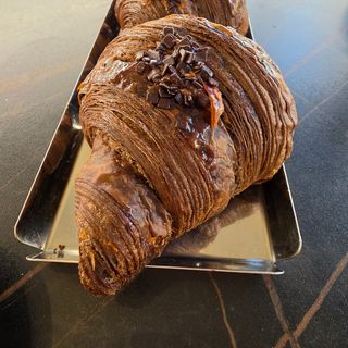 Croissant Dark al gianduia