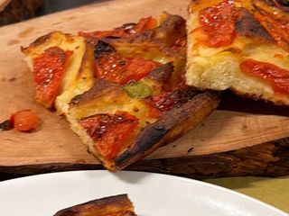 Focaccia al Pomodoro (intera)