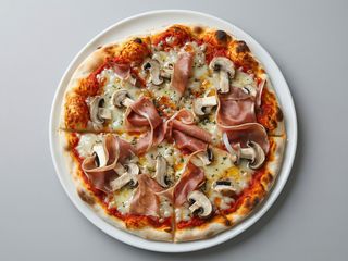 Crudo e funghi