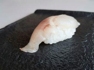 Nigiri pesce bianco - 2 pezzi