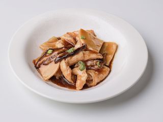 032. Pollo con bambu’ e funghi