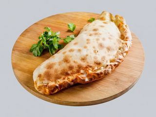 Calzone 4 formaggi