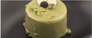 Mousse al pistacchio e cuore di cioccolato