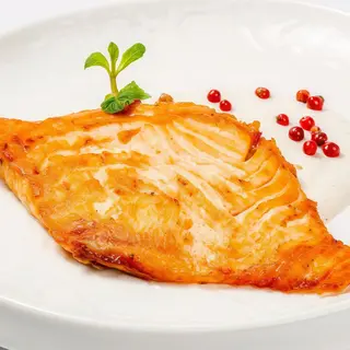 D4:SALMONE GRIGLIA IN SALSA BURRATA 