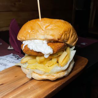 Classic chicken burger