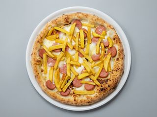 Pizza wurstel e patatine singola