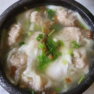 116. Wonton in brodo