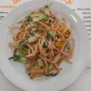 135. Ramen saltato con verdure