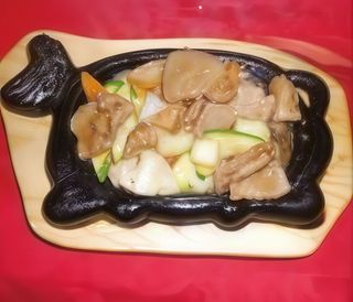 Cp10. Manzo con funghi e bambu