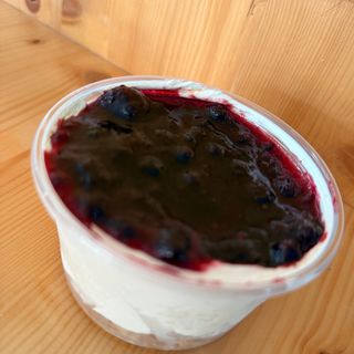 Cheesecake al cucchiaio al gusto frutti di bosco