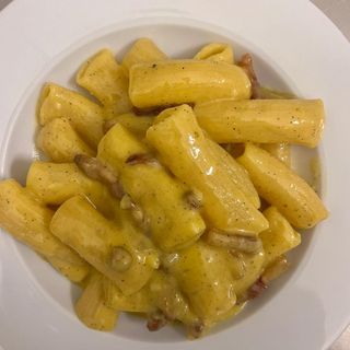 Rigatoni carbonare