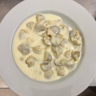 Cappelletti in crema di parmigiano 