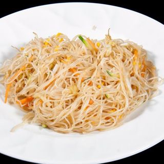 Spaghetti di riso con verdure