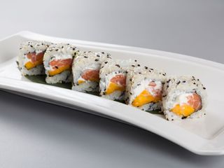 Uramaki mango