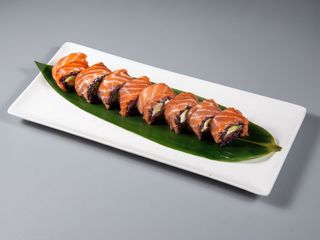 Uramaki venere roll