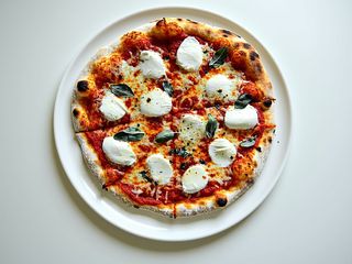 Margherita con bufala al tegamino