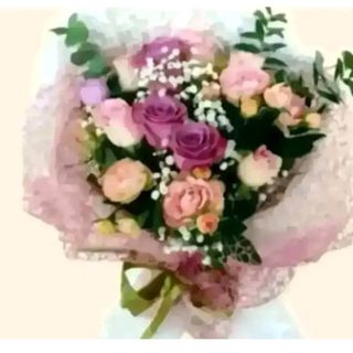 bouquet di rose sulle tonalità del rosa fuxia