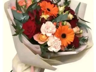 bouquet arancio rosso e rosa