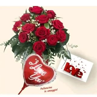 12 rose rosse . biglietto e palloncino omaggio
