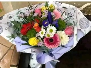 bouquet con fiori a scelta del negozio