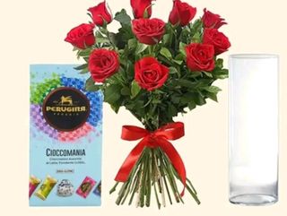 10 rose rosse con cioccolatini e vaso