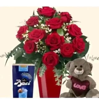 12 rose rosse con pelushe grande 25cm cm scatola baci perugina.  biglietto love e palloncino omaggio