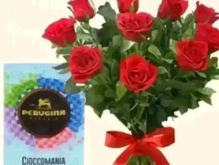 10 rose rosse con cioccolatini perugina misti