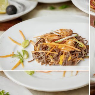 26. Spaghetti di soba saltati con gamberi